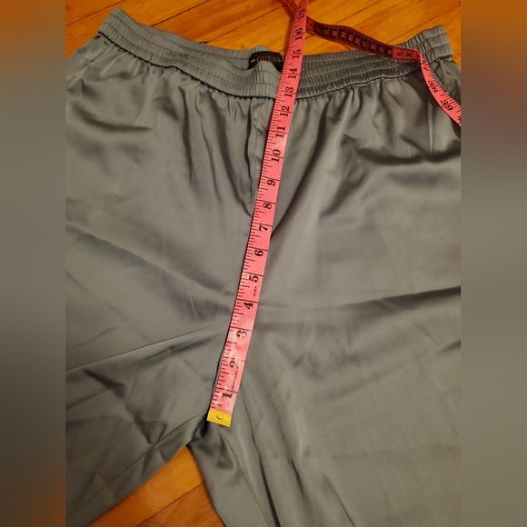 GUESS high rise satin jogger. Elastic waistband and cuffs. Green sage. Size L. - Picture 11 of 12